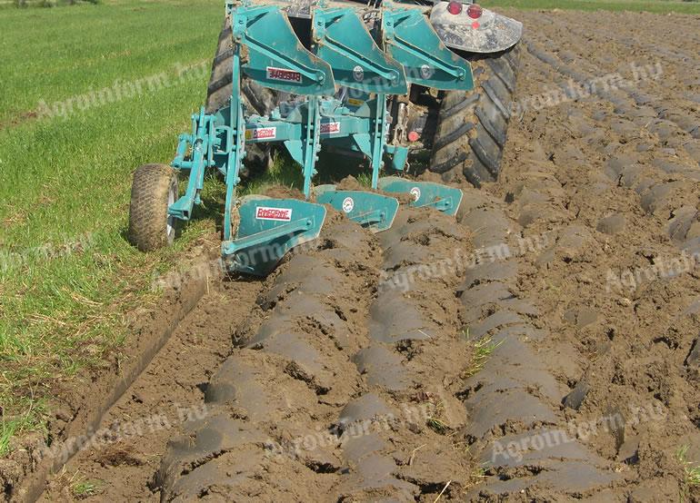 3 fejes váltva forgató eke,  mechanikus állítás