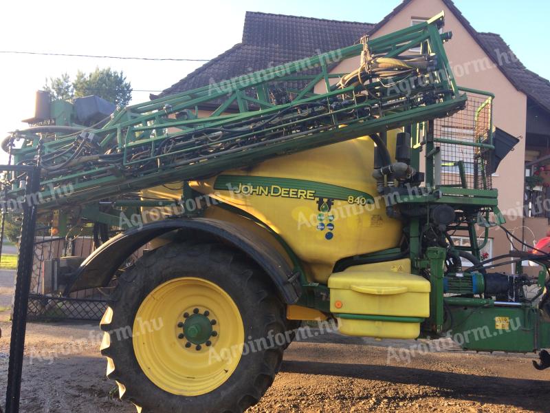 John Deere 840 TF with airbag