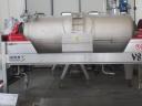 New grape press with vacuum system