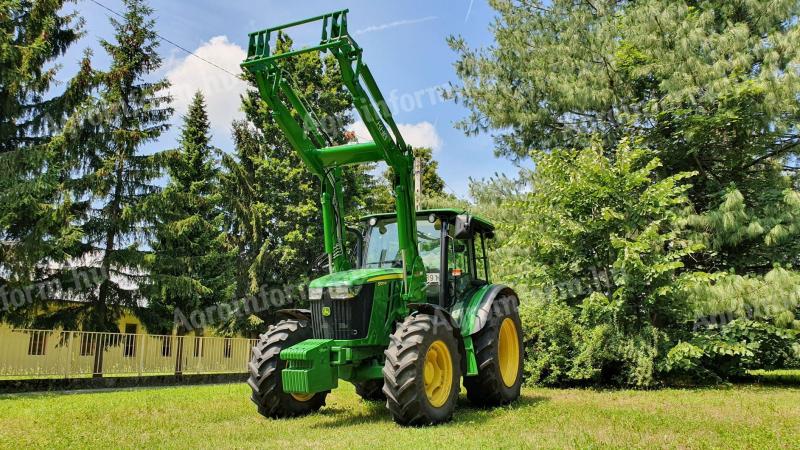 KHR front-end loader for John Deere tractors - even in the tender for the STS