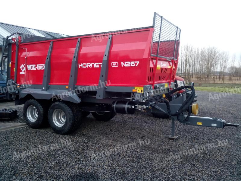 Metal Fach fertilizer spreader N267 from 8 t set for livestock tender also