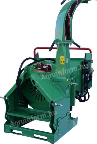 New gimbal-driven wood chipper, branch crusher with hydraulic retraction