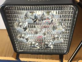 Munkalámpa 9 LED 27 W