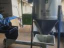 500 kg stacionárny miešač krmív s mlynčekom