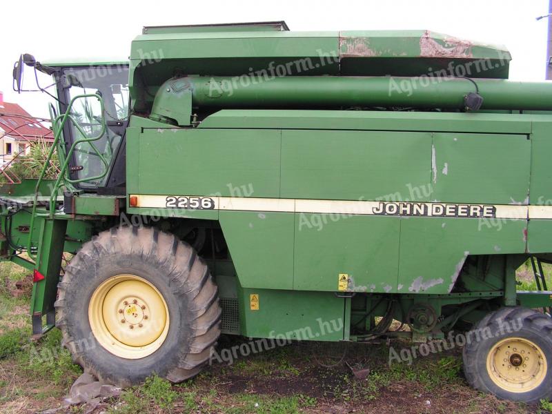 John Deere 2256 bontott alkatrészek