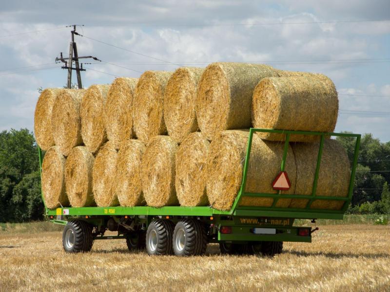 PRONAR T026 (18T) DREIACHSIGER BALLENTRANSFERANHÄNGER VERKAUF ZU EINEM GUTEN PREIS AB LAGER