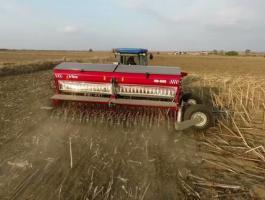 IRTEM FDD4000, 4 m-es gabonavetőgép vontatott verzióban, direkt vetésre