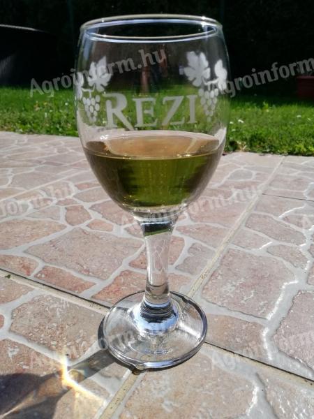 Włoskie białe wytrawne wino Riesling na sprzedaż