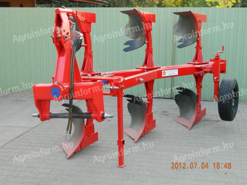 HIGH-UNIVERSAL KM/VF3 three-head reversible plough