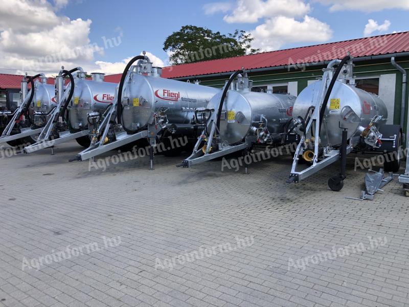 Fliegl suction tanker