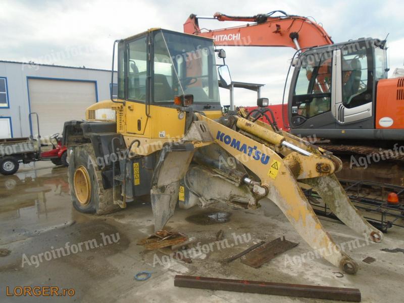 Komatsu WA200-5H homlokrakodó bontásra