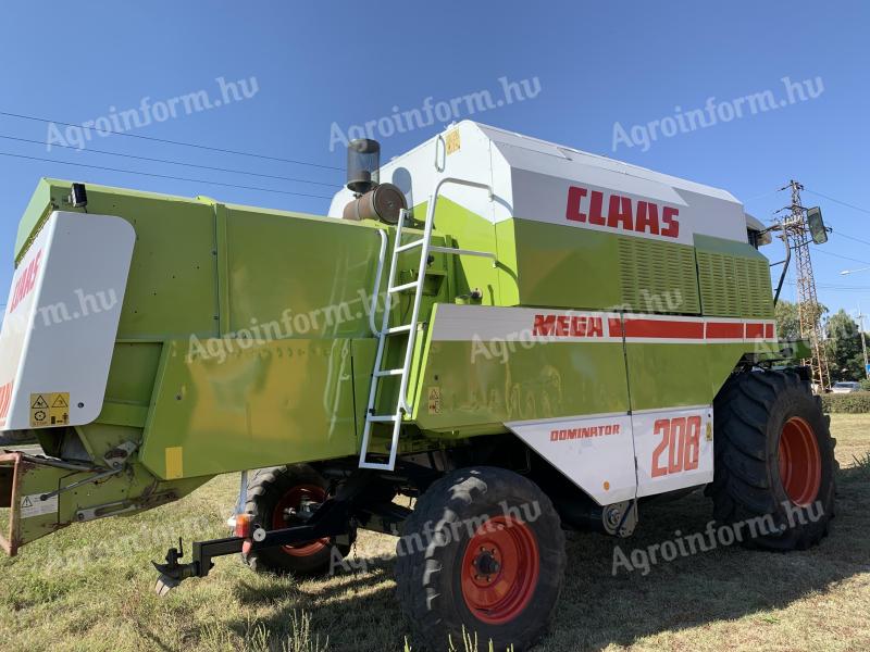Class Mega208 II combine harvester with Grain/Corn/Sunflower table (with rape mower)