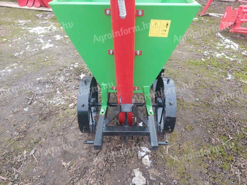 Single row potato planter from stock