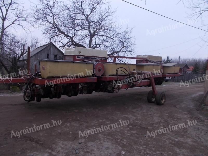 IH Cikló 12 soros kukorica vetőgép eladó