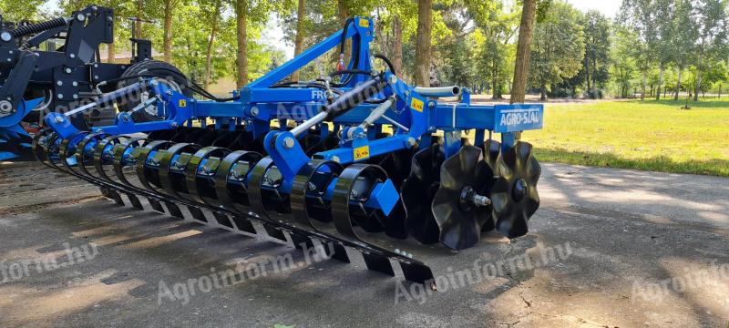 AGRO-STAL FD 3,0 m front-mounted soil preparation machine