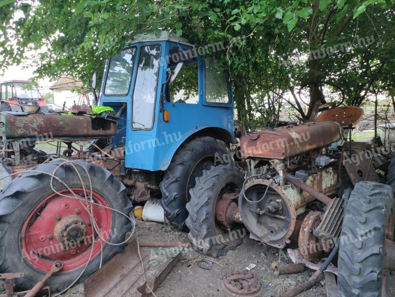 Prednja osovina renovirana, motor sa baznom radilicom i ostalim dijelovima na prodaju