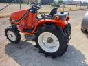 Kubota B52 típusú háromhengeres,  15 lóerős,  4x4 hajtású kistraktor