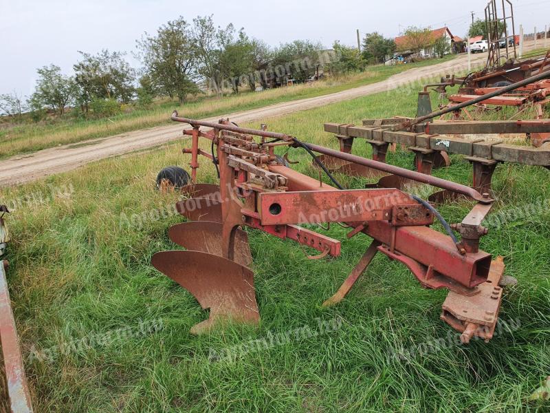 Ih 4 head plough 2 pcs