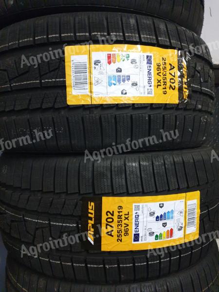 255/35R19 V XL APLUS ÚJ TÉLI GUMI VAN ELEJE IS 225/40R19