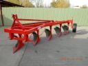 3 head reversible plough with slotted steering plate at Kc-Békés Kft.