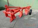 3 head reversible plough with slotted steering plate at Kc-Békés Kft.