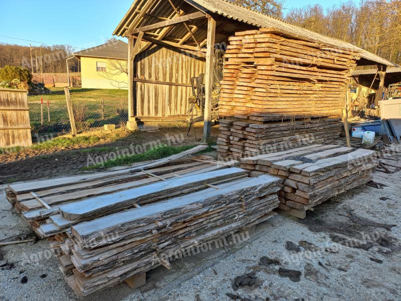 Akazien-, Eichen- und Obstbaumholz zu verkaufen.