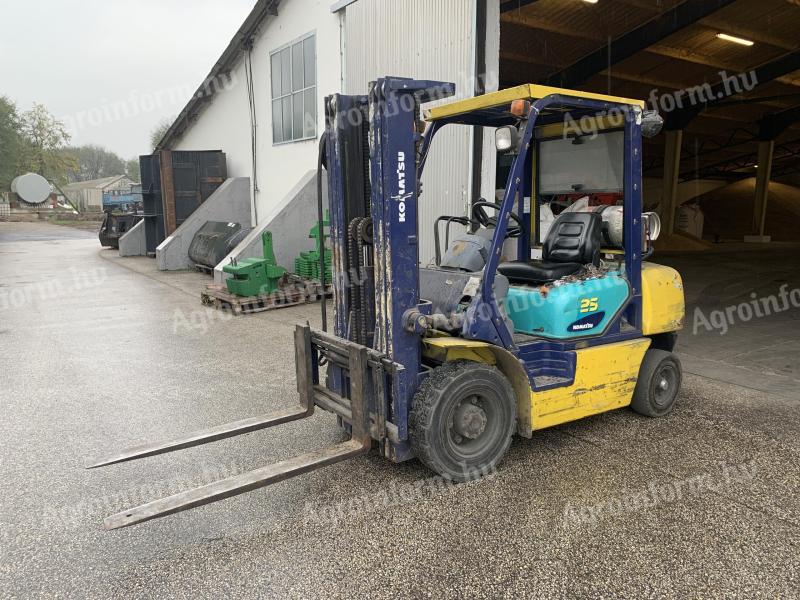 Komatsu FG 25T-14 gas forklift