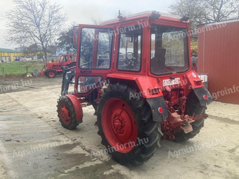 MTZ-82es traktor Eladó Homlok rakodóval