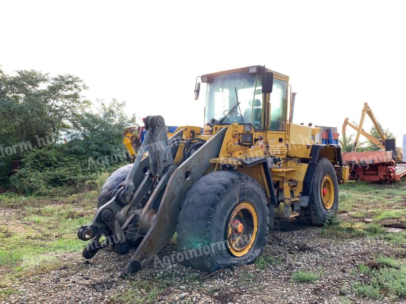 Încărcător frontal VOLVO L120C