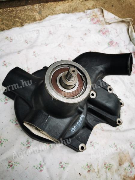 Massey Ferguson factory water pump with gasket