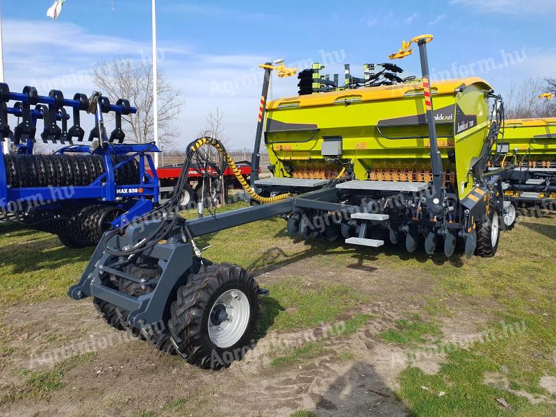 J̌unkkari T300 direktna seǰalica ISOBUS