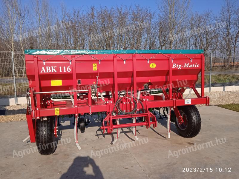 Komáromigaschine ABK 116 "Big-Matic" kultivátor řádkových plodin s rozmetadlem hnojiv