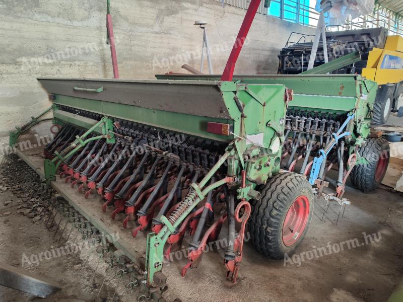 HASSIA seed drill 4,5 m