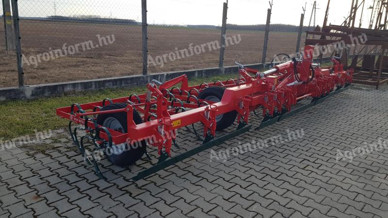 Kombaǰn za pripremu setve VibroCult M700-3 - SA STAN̂A