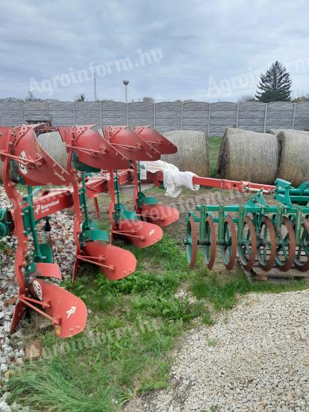 For sale Kverneland 4+1 alternating rotating plough with packer roller