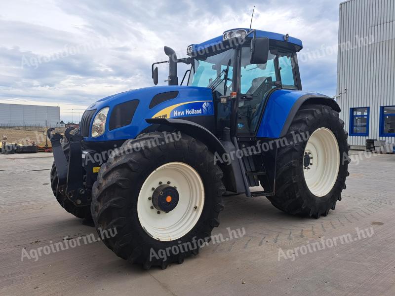 New Holland TVT190 traktor