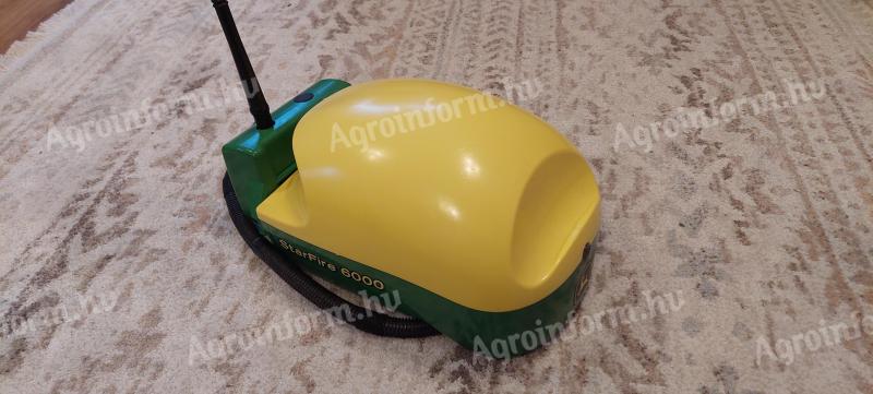 John Deere Starfire 6000 RTK antenna