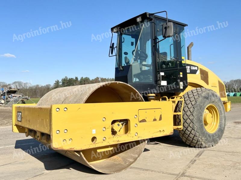 Caterpillar CS64B / 2016 / 4600üó / Lízing 20%-tól