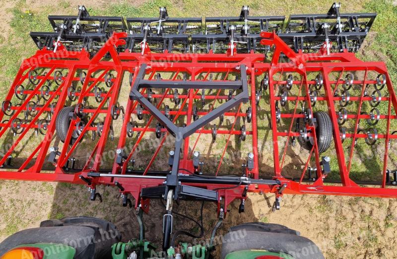 Wild Garden Agro 5,6 m combine harvester for sale