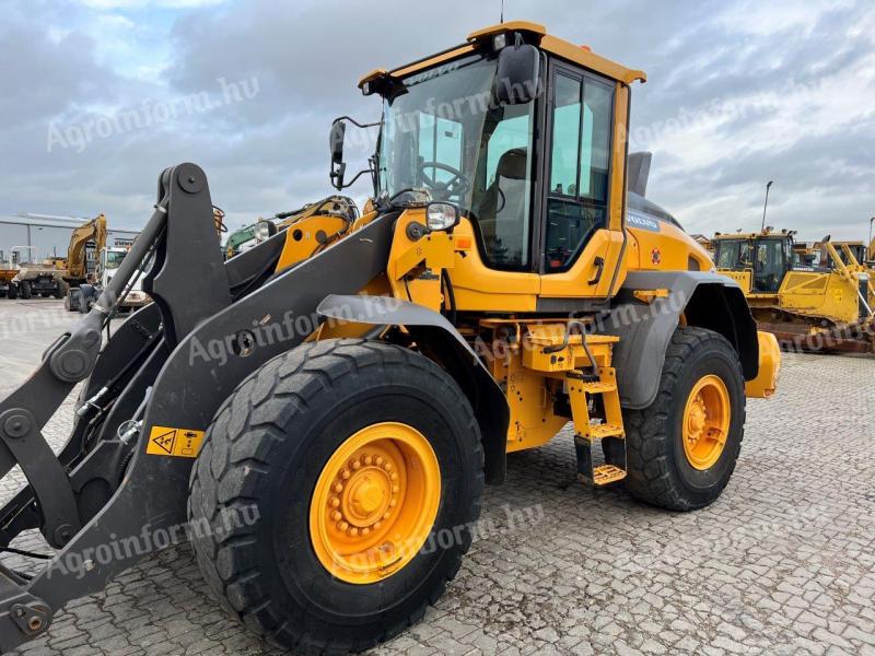 Volvo L90H / 2015 / 10500üó / Lízing 20%-tól