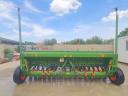 Amazone D9 4000 disc seed drill