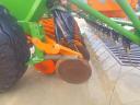 Amazone D9 4000 disc seed drill