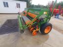 Amazone D9 4000 disc seed drill