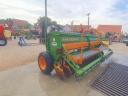 Amazone D9 4000 disc seed drill