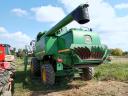 John Deere T660 combine