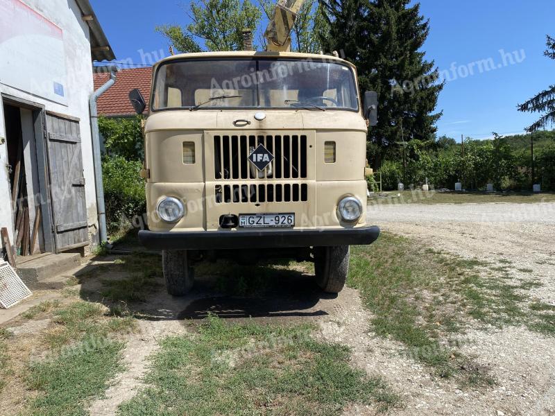 Przenośnik podający IFA W50