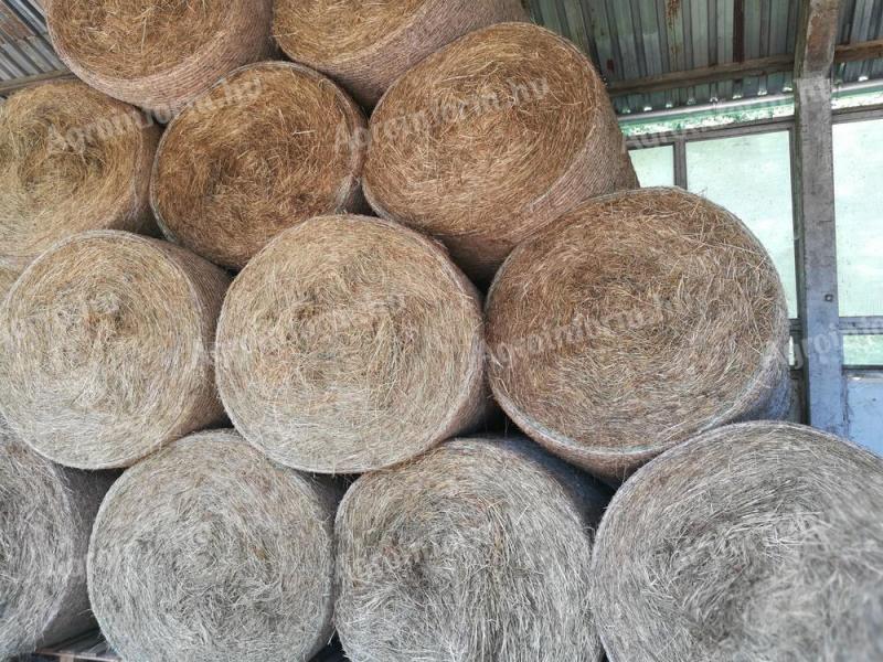 Round baling meadow hay mesh round bale, hay bale