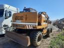 Liebherr 902 rotary excavator with rubber wheels