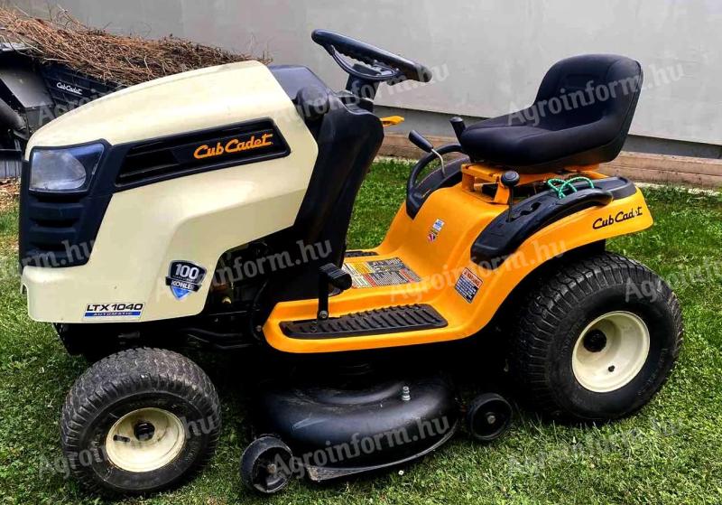 Cub Cadet LTX1040 US Fűnyíró Traktor 19 lóerős