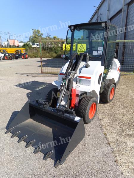 Bobcat L23 on set of small business tender